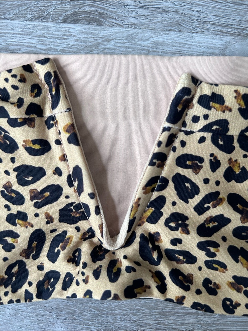 Brand NEW L*Space Leopard Print Tan Bikini Set top size small, bottoms medium - Picture 9 of 9